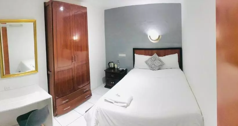 Accel Hotel La Quinta