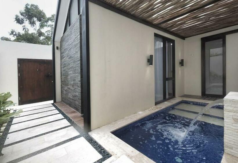 Otel Sunsetfalls Gardens And Resort