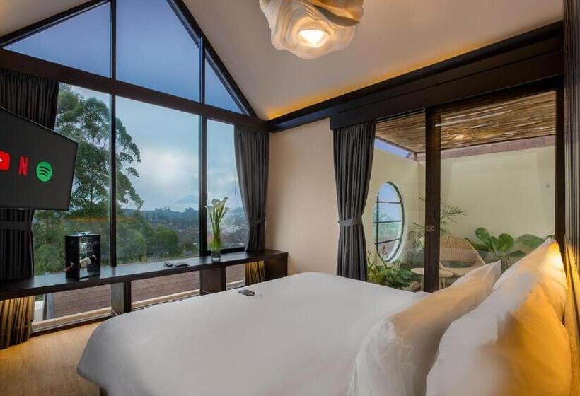 Otel Sunsetfalls Gardens And Resort