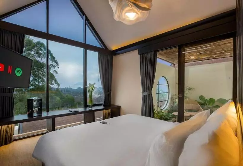 Hotelli Sunsetfalls Gardens And Resort