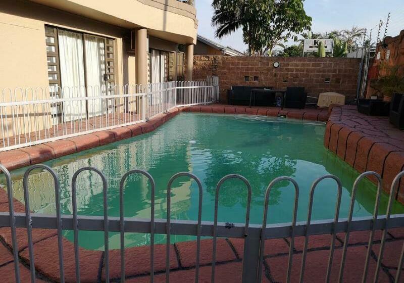 Dolphin Coast B&b / Self Catering