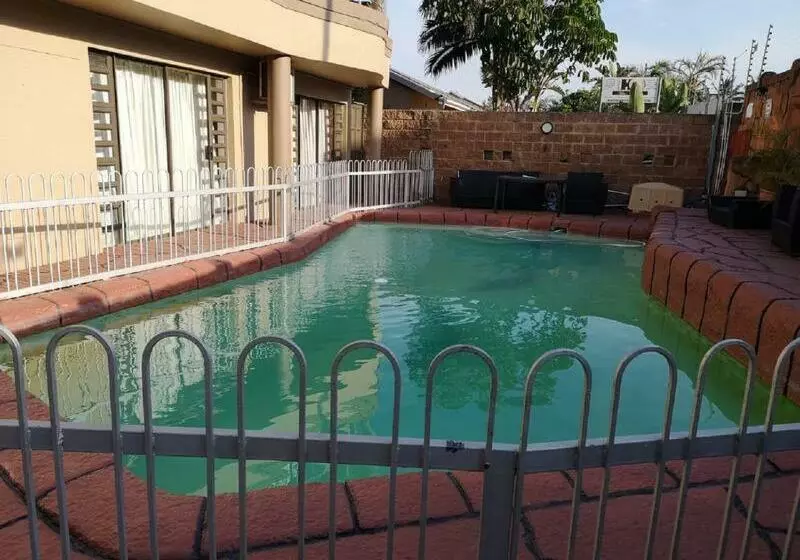 Dolphin Coast B&b / Self Catering