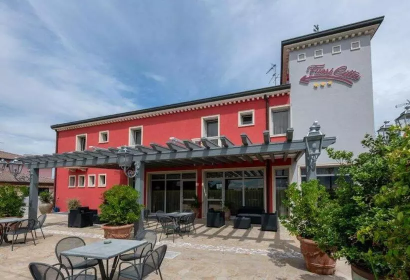 Hotel Fuori Città