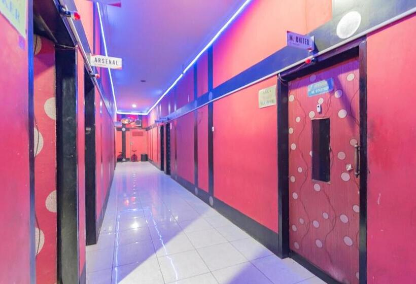 בית מלון כפרי Markoni Pamanukan Mitra Reddoorz