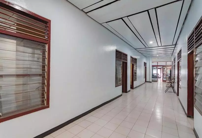 Hotelli Markoni Pamanukan Mitra Reddoorz