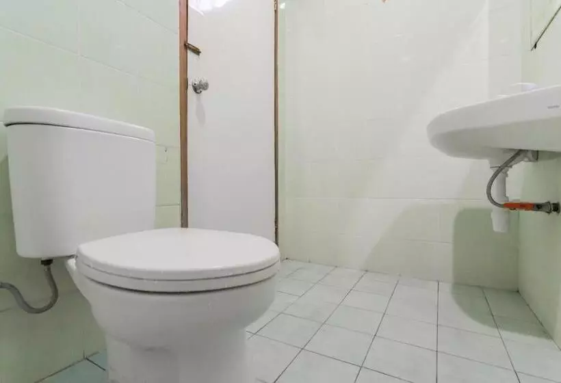 Hotelli Markoni Pamanukan Mitra Reddoorz