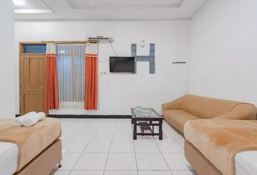 Hotelli Markoni Pamanukan Mitra Reddoorz