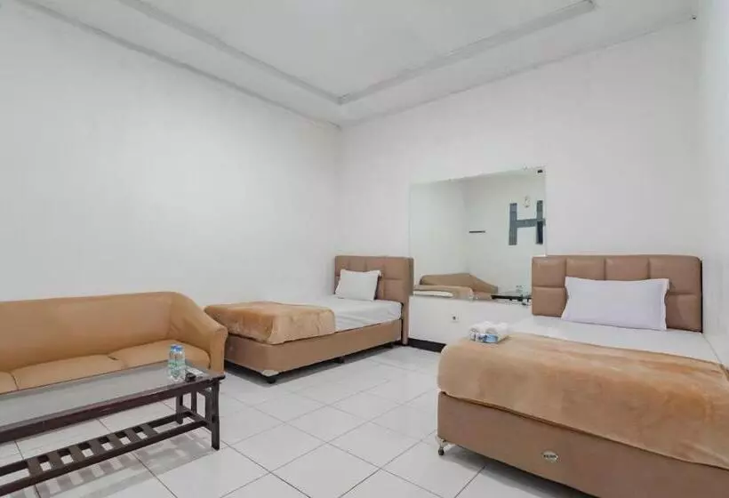 Hotelli Markoni Pamanukan Mitra Reddoorz