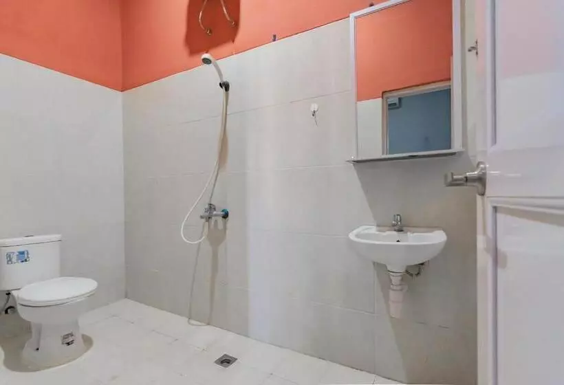 Hotelli Markoni Pamanukan Mitra Reddoorz