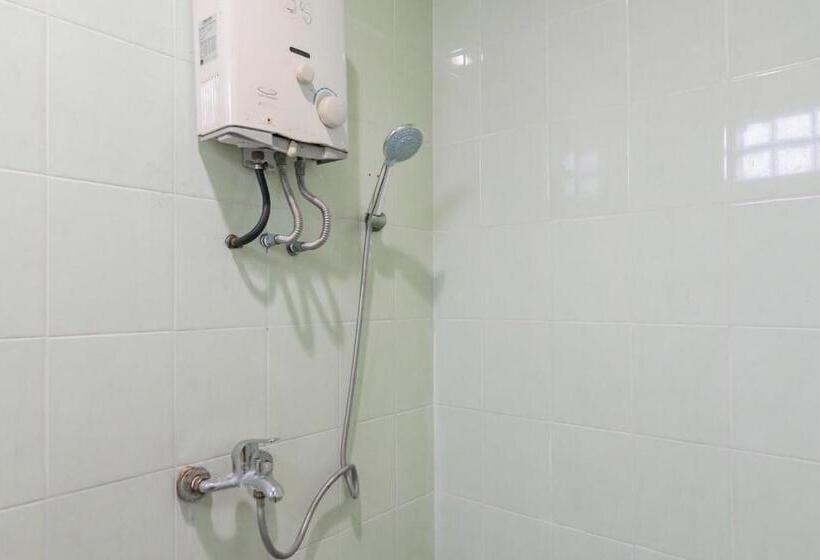 בית מלון כפרי Markoni Pamanukan Mitra Reddoorz