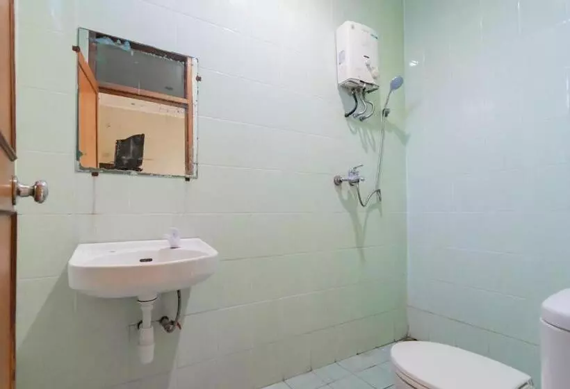 Hotelli Markoni Pamanukan Mitra Reddoorz