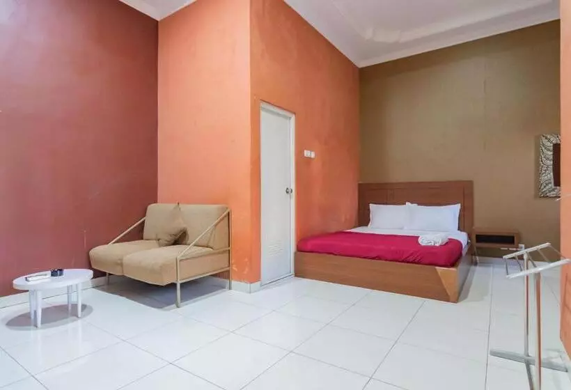 Hotelli Markoni Pamanukan Mitra Reddoorz