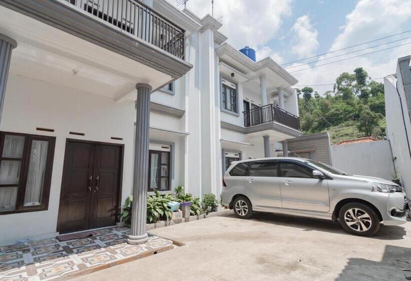 Hotel Small Homestay Syariah Sikembar Ciwidey Mitra Reddoorz