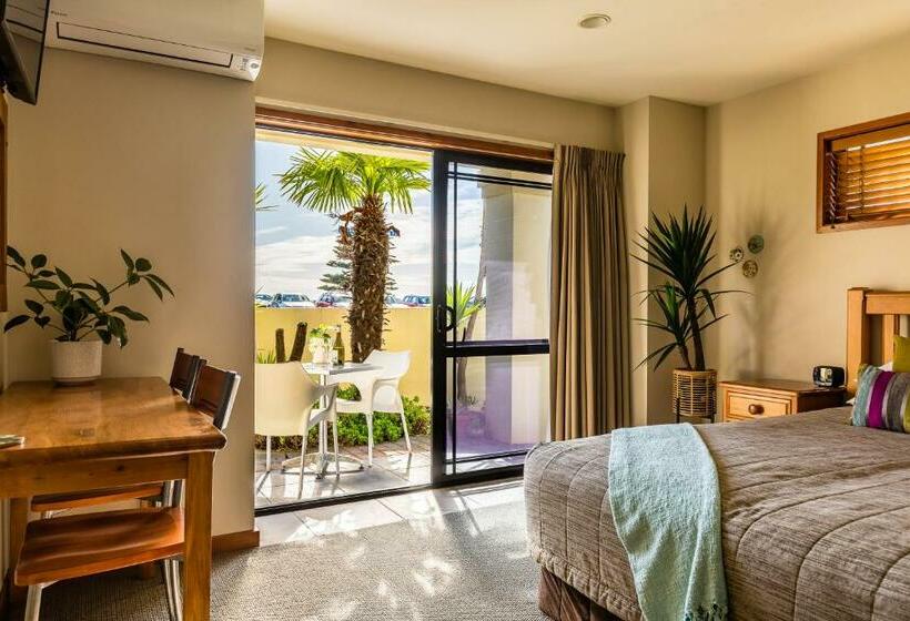 پانسیون Beach House Studios