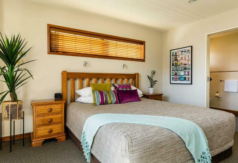 پانسیون Beach House Studios