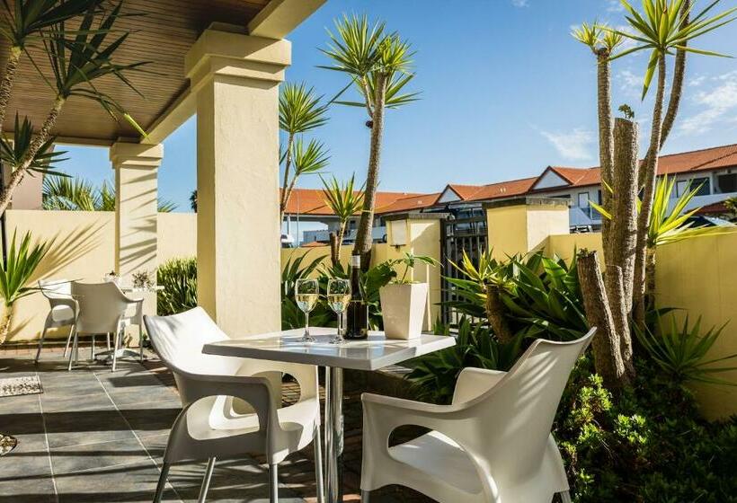 پانسیون Beach House Studios