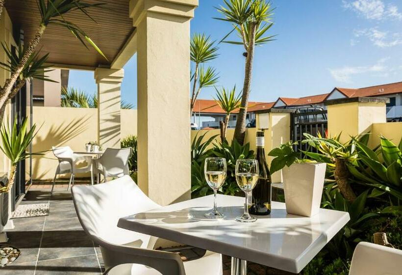 پانسیون Beach House Studios