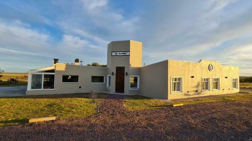 Hostel La Elvira Natural Lodge