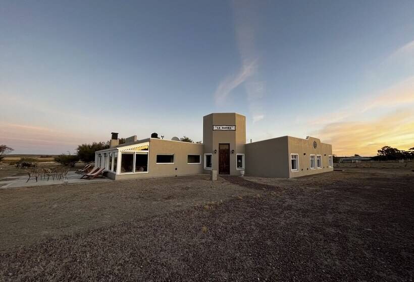 Hostel La Elvira Natural Lodge