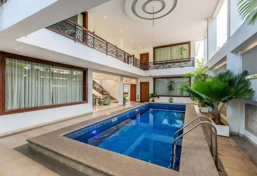 ホテル Treebo Premium Villa Escape In With Pool View