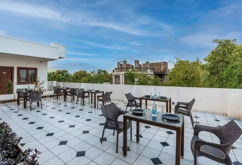 ホテル Treebo Premium Villa Escape In With Pool View