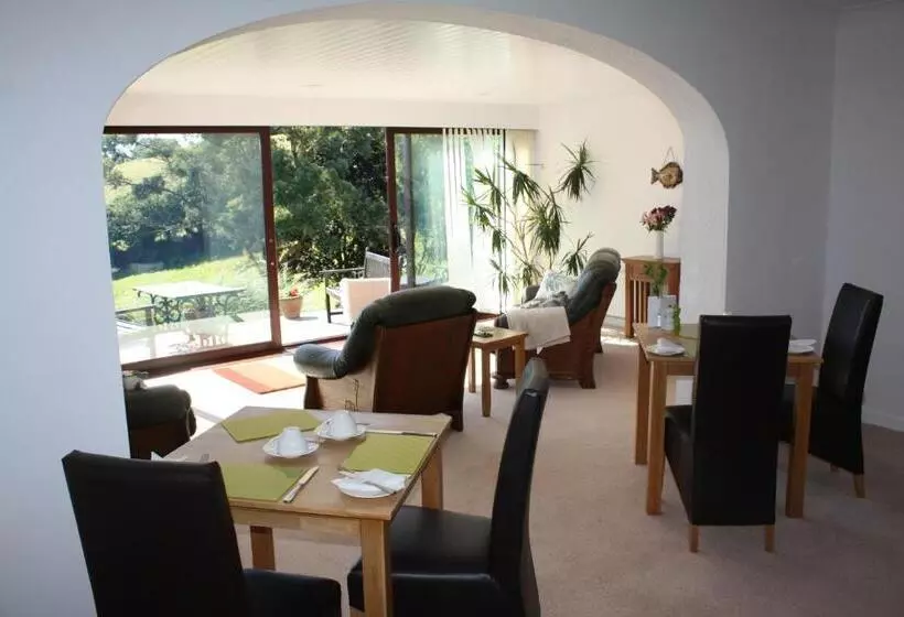 Kerryanna Country House Bed And Breakfast