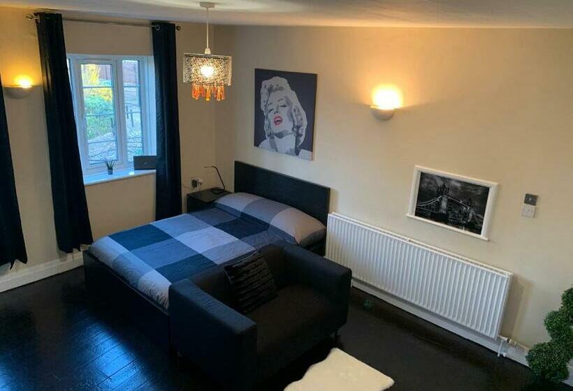 ペンション Beddington Park Lodge West