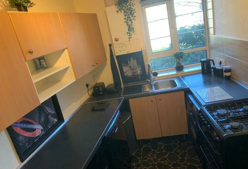 ペンション Beddington Park Lodge West