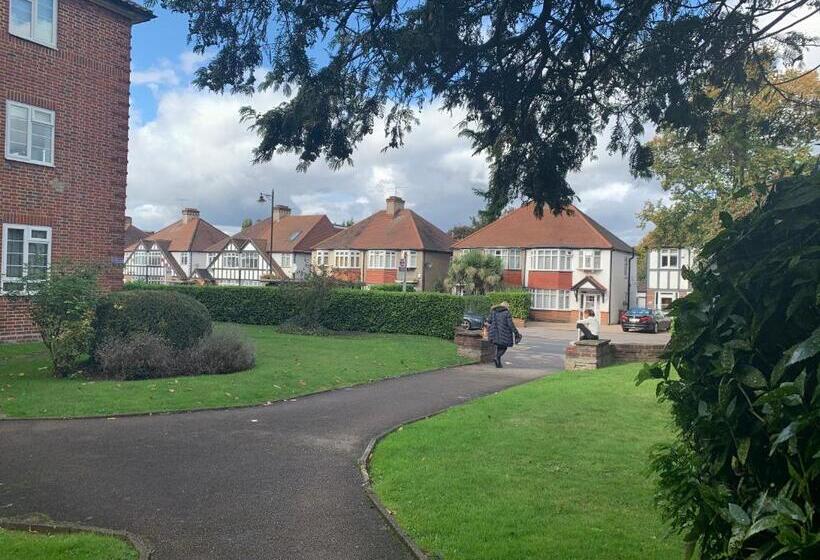 ペンション Beddington Park Lodge West