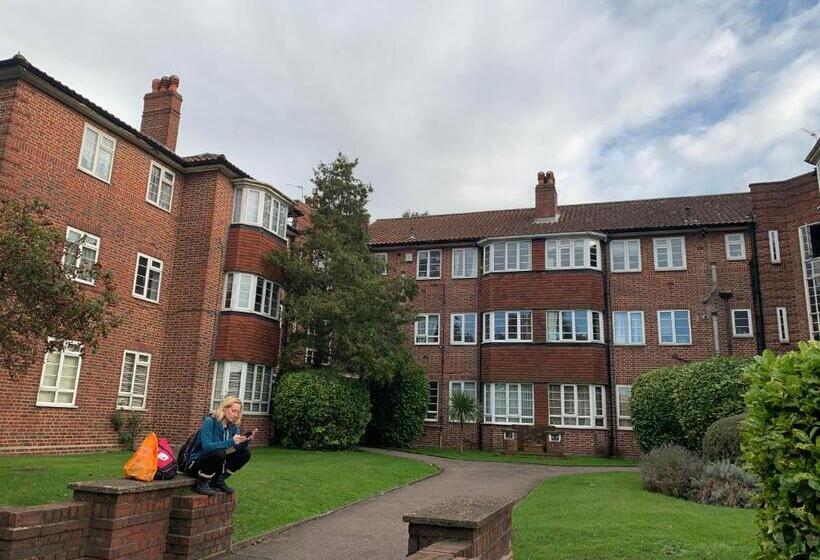 ペンション Beddington Park Lodge West