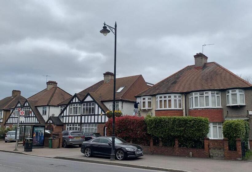 ペンション Beddington Park Lodge West