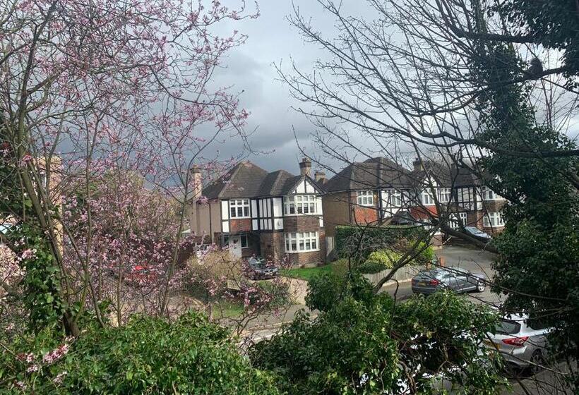 ペンション Beddington Park Lodge West