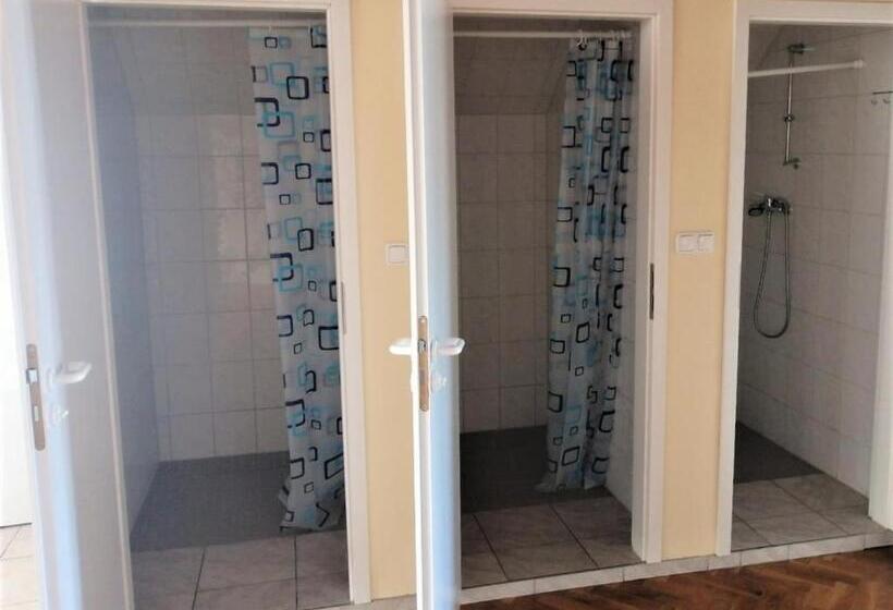 פנסיון Lucky Hostel