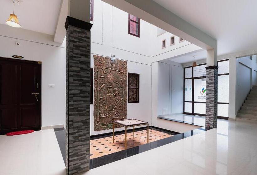 Пансион Oyo 78243 Vedica Home Stays