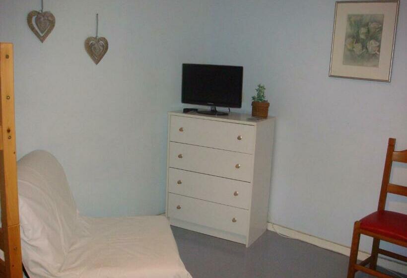 Общежитие Gite De Pontgibaud