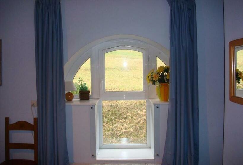 Общежитие Gite De Pontgibaud