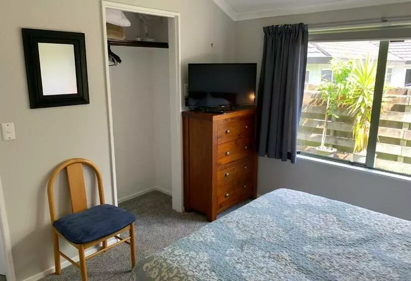 Taipa Views Bed & Breakfast