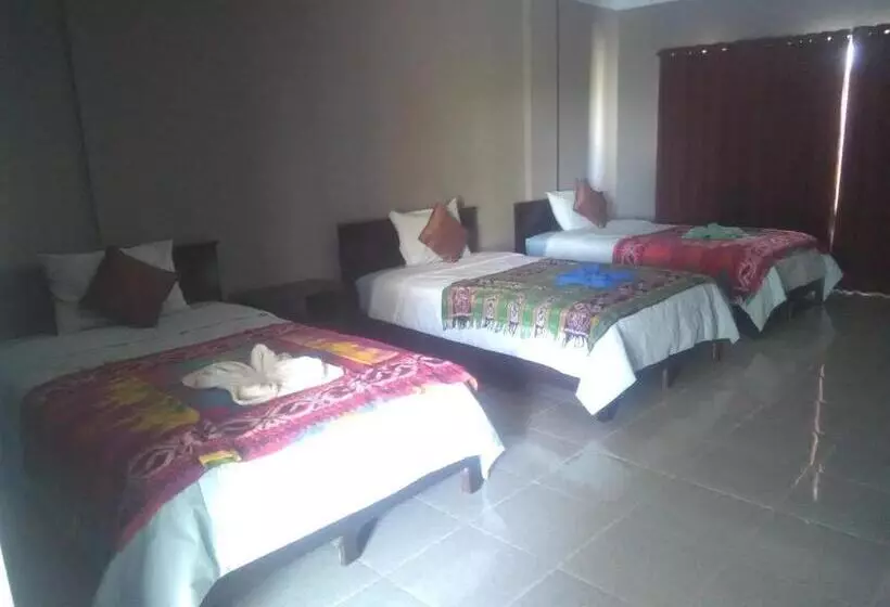 ホテル Ridho Malik