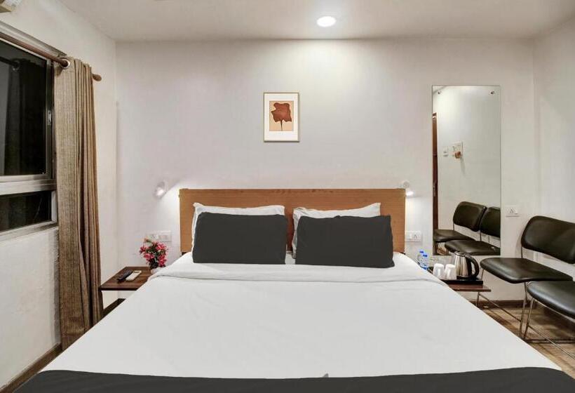 هتل Super Townhouse Hatigaon Near Medicity