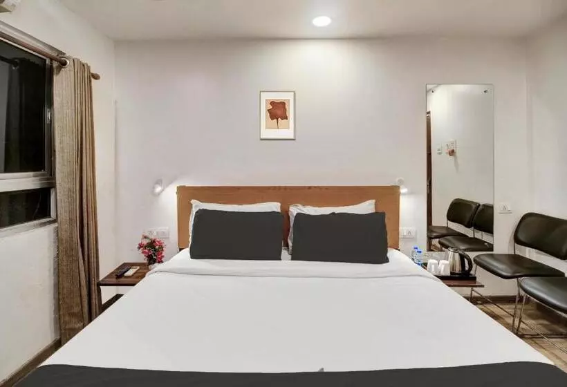 ホテル Super Townhouse Hatigaon Near Medicity