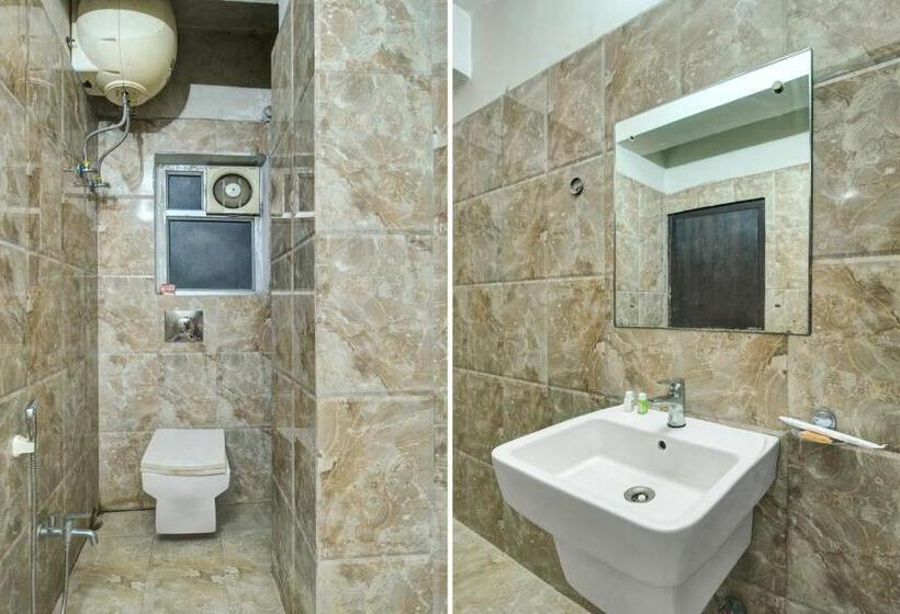 هتل Super Townhouse Hatigaon Near Medicity