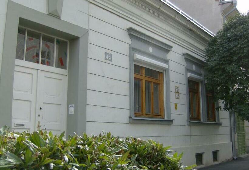 Pensionat Csapd Le Csacsi Vendégház