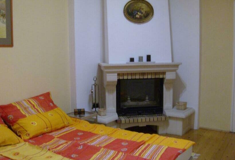 Pensionat Csapd Le Csacsi Vendégház