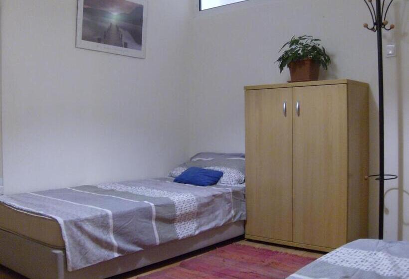 Pensionat Csapd Le Csacsi Vendégház