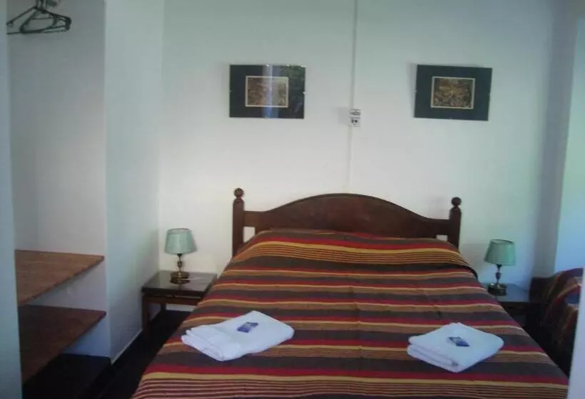 Hotelli Hospedaje Acacia