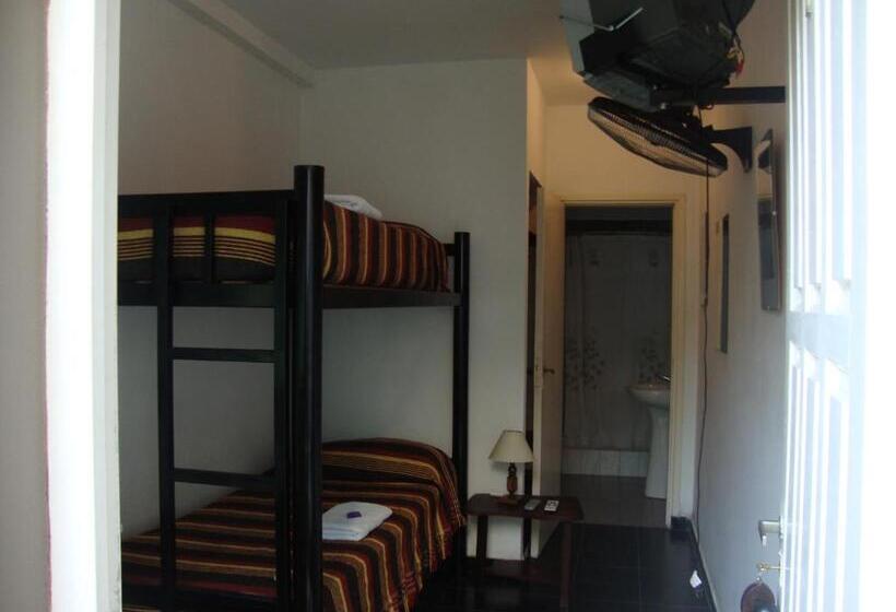 هتل Hospedaje Acacia