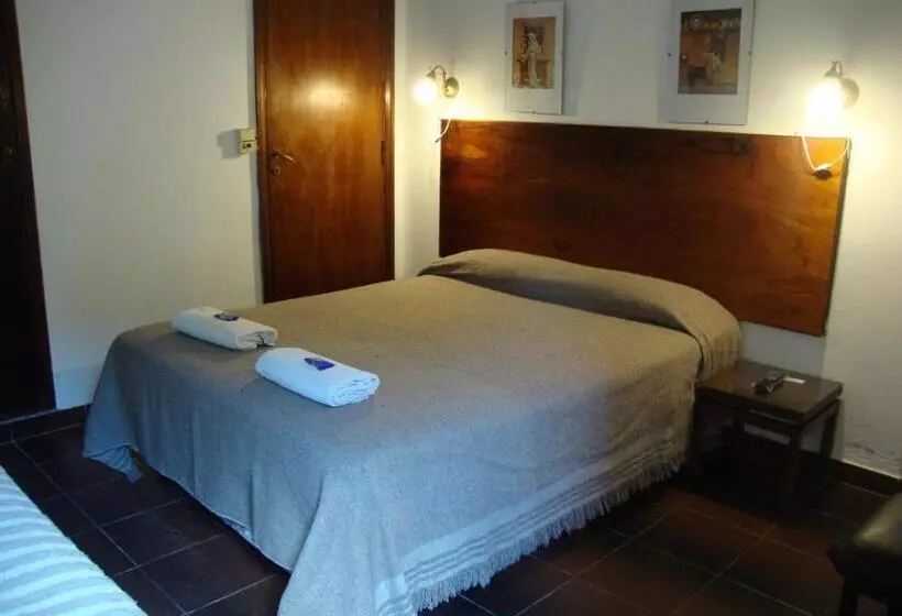 Hotelli Hospedaje Acacia