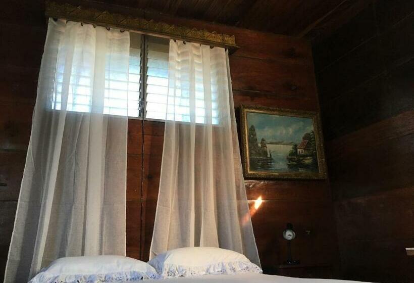 پانسیون Casadelias