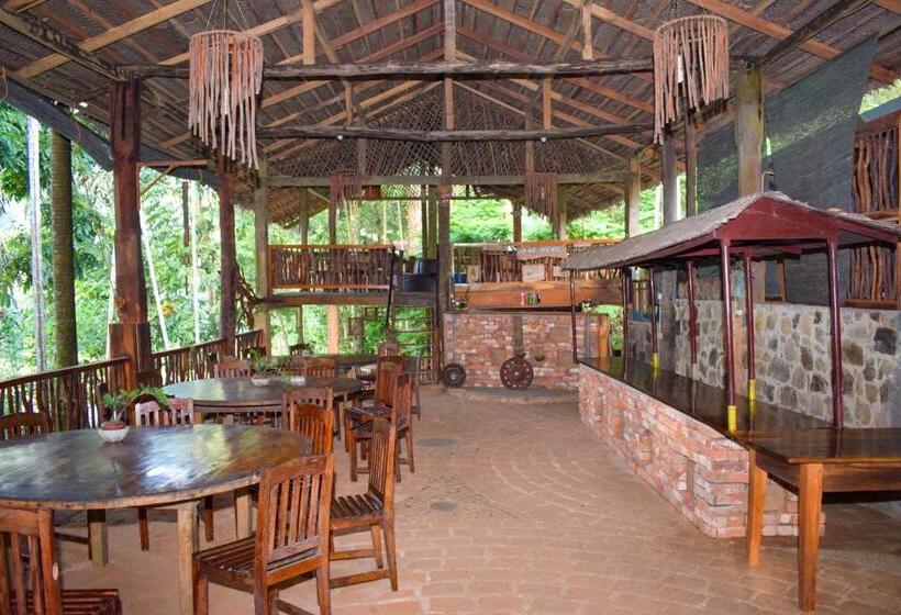 Resort Rafters Retreat