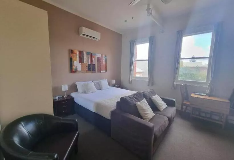 Balcony On Sixth Lodge